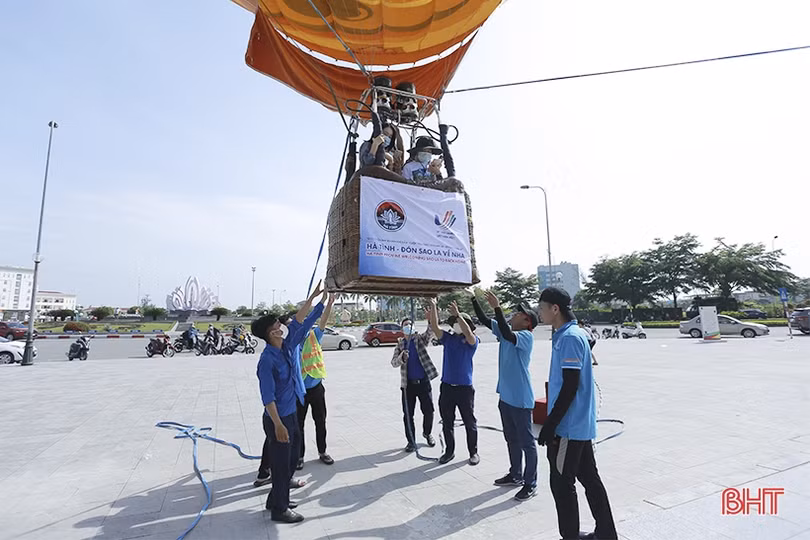Sẵn sàng trình diễn khinh khí cầu “Hà Tĩnh - đón Sao La về nhà” tại Quảng trường Trần Phú