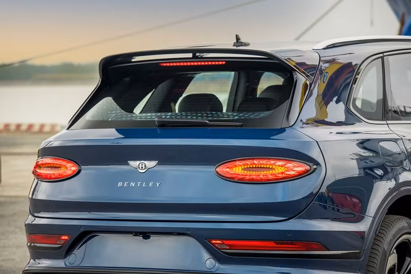 Bentley Bentayga S 2022 đầu tiên về Việt Nam, giá 18,9 tỷ đồng