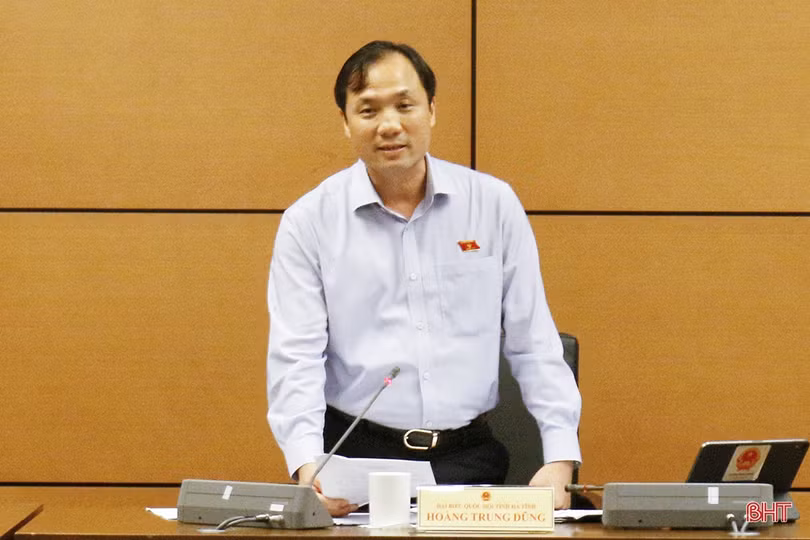 Đoàn ĐBQH Hà Tĩnh tham gia thảo luận tổ về dự thảo nghị quyết và dự án đường Hồ Chí Minh