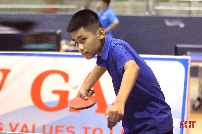 7 CLB tranh tài tại Giải Quần vợt TX Hồng Lĩnh mở rộng năm 2022