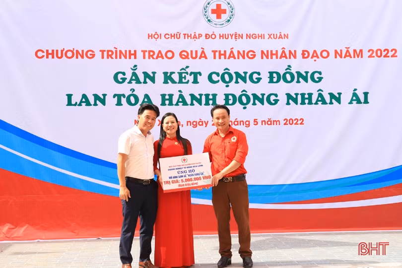Hơn 96 triệu đồng hỗ trợ học sinh nghèo, hộ dân gặp hoàn cảnh khó khăn ở Nghi Xuân
