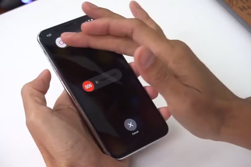 Lỗ hổng khiến iPhone bị hack dù đã tắt nguồn