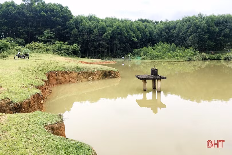 Đập Đình Đẹ bị xói lở nghiêm trọng, người dân bất an!