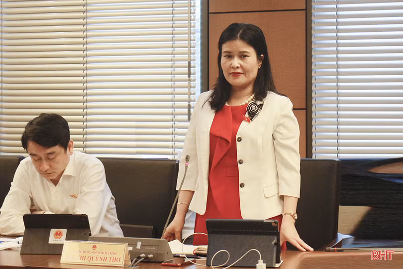 Đoàn ĐBQH Hà Tĩnh tham gia thảo luận tổ về dự thảo nghị quyết và dự án đường Hồ Chí Minh