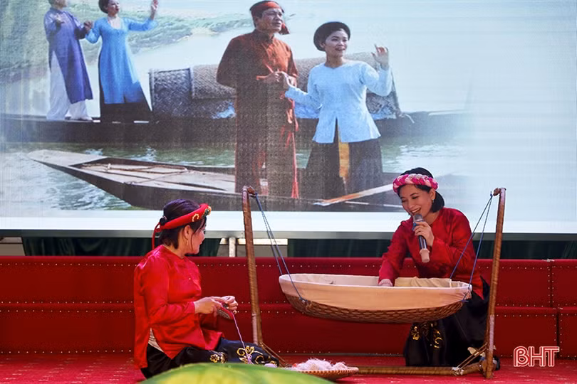 15 CLB thi tài Liên hoan Dân ca ví, giặm Nghệ Tĩnh - hát ru huyện Đức Thọ