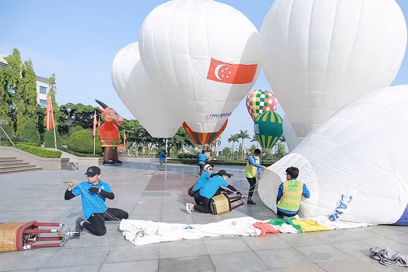 Sẵn sàng trình diễn khinh khí cầu “Hà Tĩnh - đón Sao La về nhà” tại Quảng trường Trần Phú