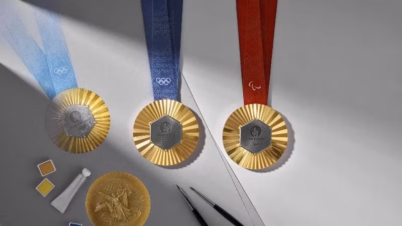 Huy chương Olympic và Paralympic 2024 làm từ mảnh ghép của tháp Eiffel