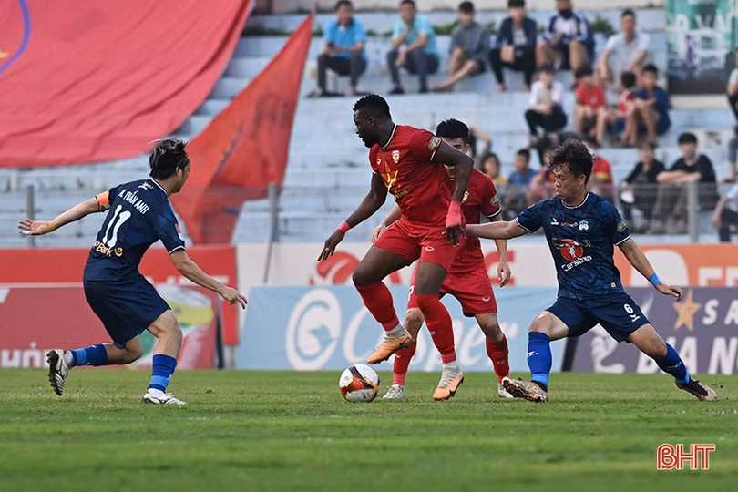 Hồng Lĩnh Hà Tĩnh giành chiến thắng đầu tiên trong năm mới