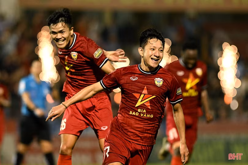 Hồng Lĩnh Hà Tĩnh giành chiến thắng đầu tiên trong năm mới