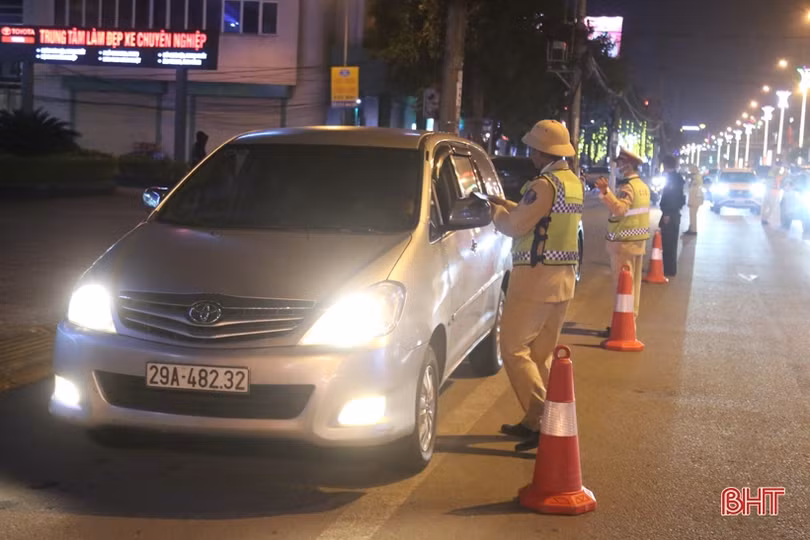 4 ngày tết, CSGT Hà Tĩnh xử phạt 258 tài xế vi phạm nồng độ cồn