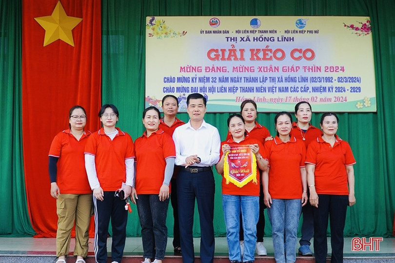 Tranh tài kéo co ở thị xã Hồng Lĩnh