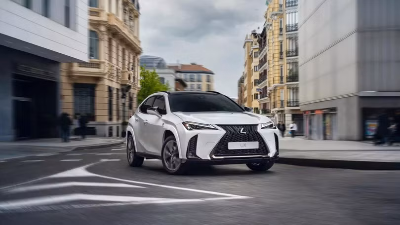 Lexus UX 2025: Mạnh mẽ hơn, tăng giá bán