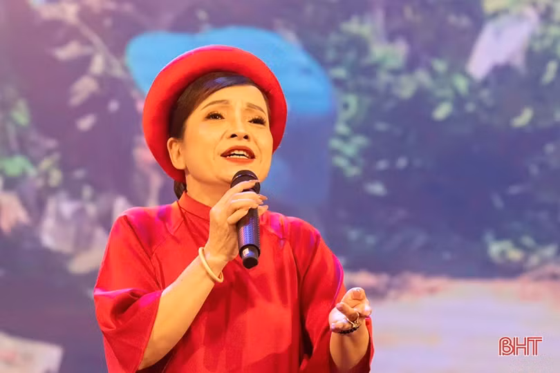 Ca sĩ Thái Bảo: Giọng hát dân ca ngọt ngào theo năm tháng