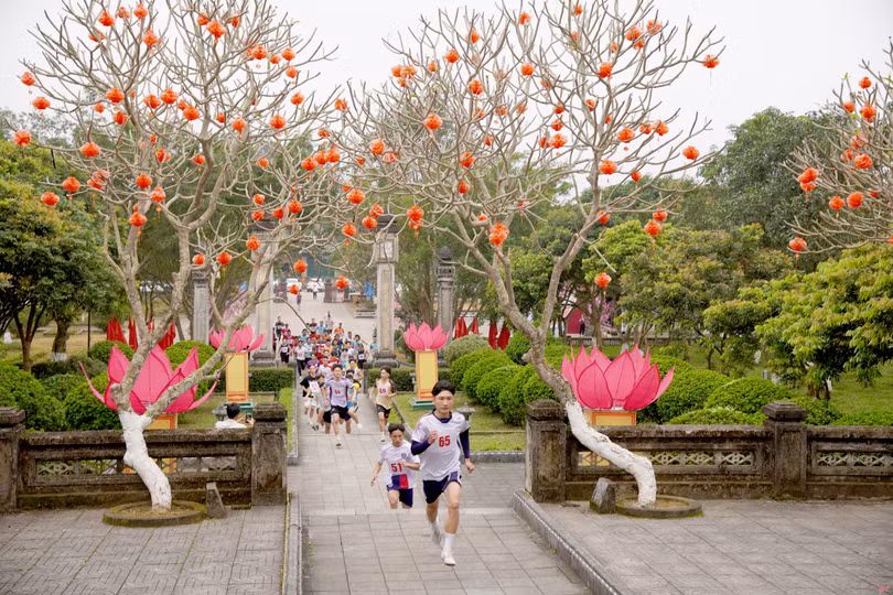 89 VĐV ở Hương Sơn tham gia Giải Việt dã leo núi Minh Tự Sơn