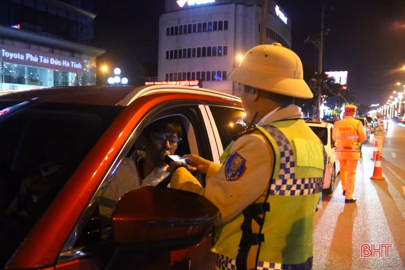 4 ngày tết, CSGT Hà Tĩnh xử phạt 258 tài xế vi phạm nồng độ cồn