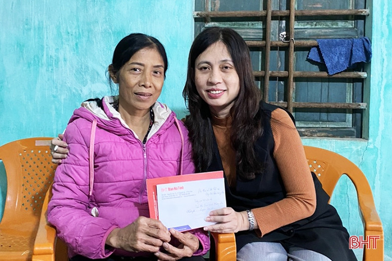 Liên hiệp Hội Phụ nữ Việt Nam tại Đức tặng quà tết cho hoàn cảnh khó khăn ở Hà Tĩnh