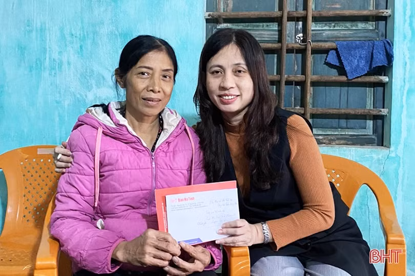 Liên hiệp Hội Phụ nữ Việt Nam tại Đức tặng quà tết cho hoàn cảnh khó khăn ở Hà Tĩnh