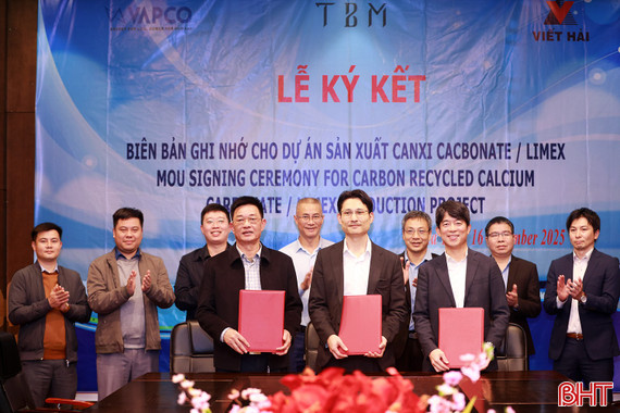 Ký kết biên bản ghi nhớ hợp tác tái chế canxi cacbonat tại KKT Vũng Áng