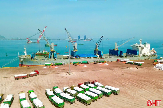 Bến số 3, cảng Quốc tế Lào - Việt nhìn từ trên cao.