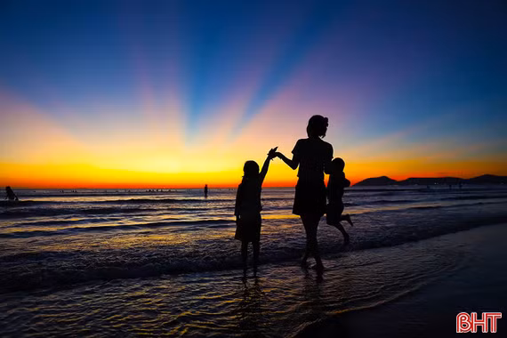 Một ngày "sống trọn" cùng biển Hải Ninh