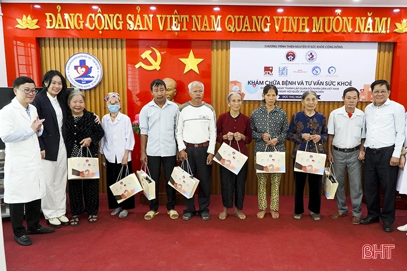 Khám sức khỏe cho 200 người thuộc gia đình chính sách ở Đức Thọ