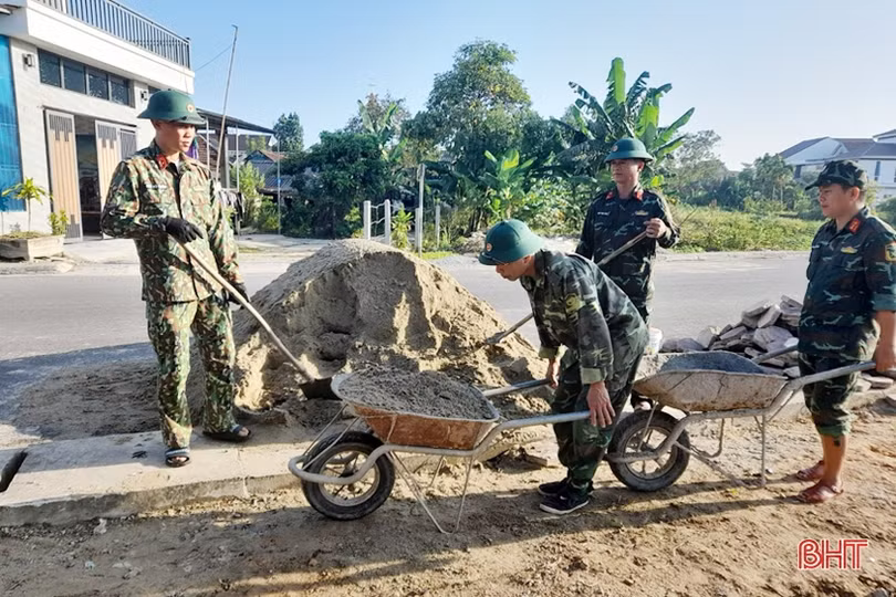 Sôi nổi phong trào thi đua quyết thắng trong lực lượng vũ trang 