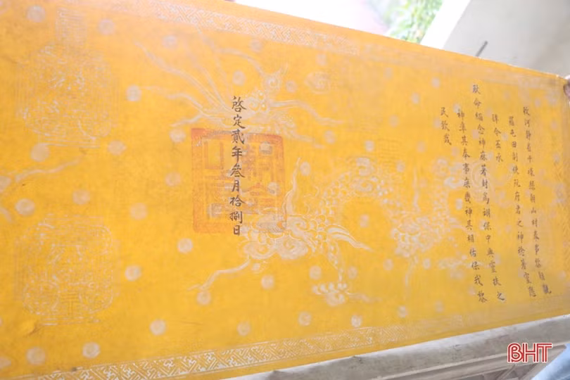 Báu vật vua ban trong tráp gỗ hơn 100 năm ở Hà Tĩnh