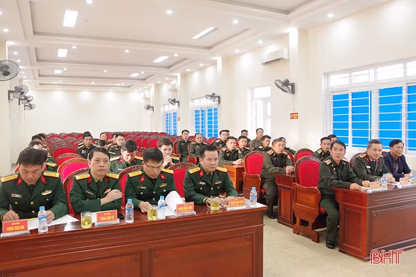 Hoàn thành lớp huấn luyện cho cán bộ quân sự tỉnh Bolikhămxay