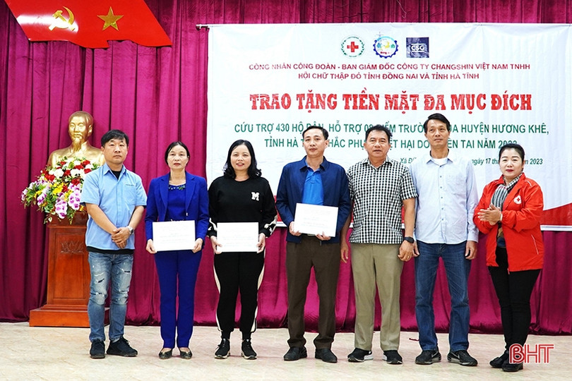 Gần 310 triệu đồng đến với vùng lũ Hương Khê