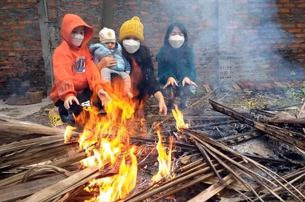 Không dùng bếp than để sưởi ấm trong phòng kín