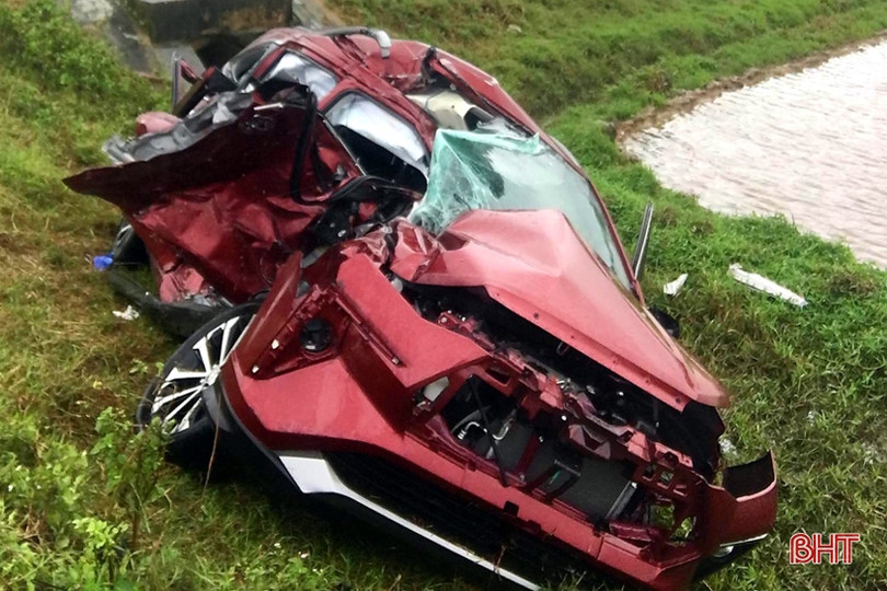 Tai nạn trên đường ven biển Hà Tĩnh, nhiều người thương vong