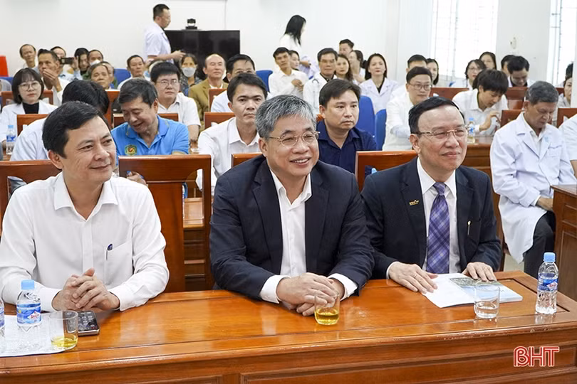 Khám sức khỏe cho 200 người thuộc gia đình chính sách ở Đức Thọ