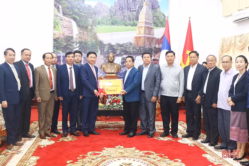 Lãnh đạo Quân khu 4 kiểm tra công tác tìm kiếm hài cốt liệt sỹ tại Lào