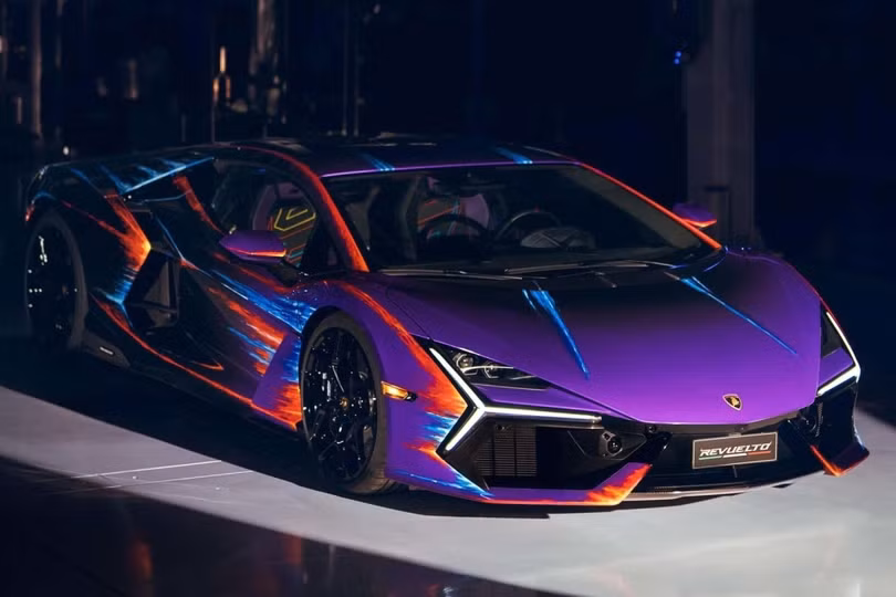 Lamborghini Revuelto - siêu phẩm mất 18 ngày để sơn