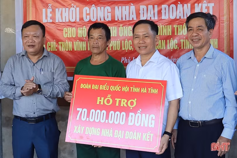 Đoàn ĐBQH Hà Tĩnh kết nối, hỗ trợ xây dựng nhà đại đoàn kết
