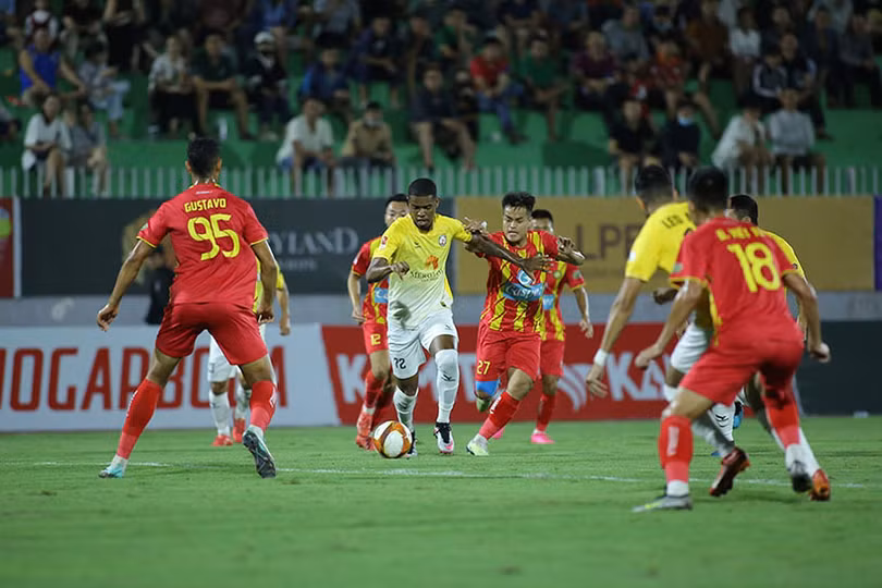 Hồng Lĩnh Hà Tĩnh vs Bình Định: Chủ nhà vượt khó!