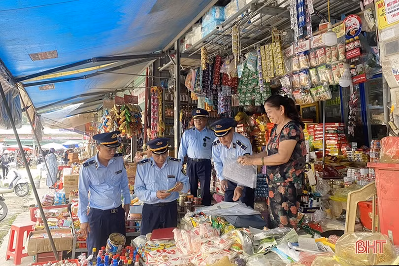Kiểm soát chặt thị trường trong mùa mua sắm sôi động nhất năm ở Hà Tĩnh