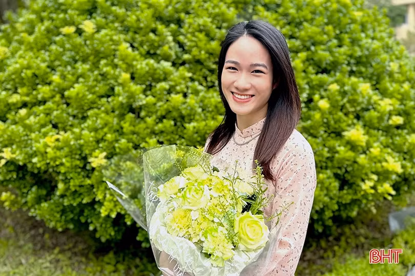 Đạt thủ khoa đầu ra, cô gái quê Hà Tĩnh giành học bổng du học Anh