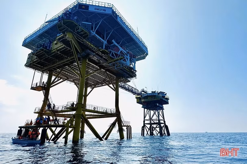 Những đợt sóng Trường Sa