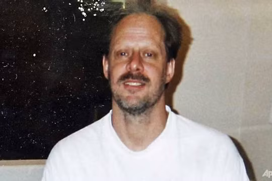 hung thu xa sung las vegas co ca kho vu khi tai nha