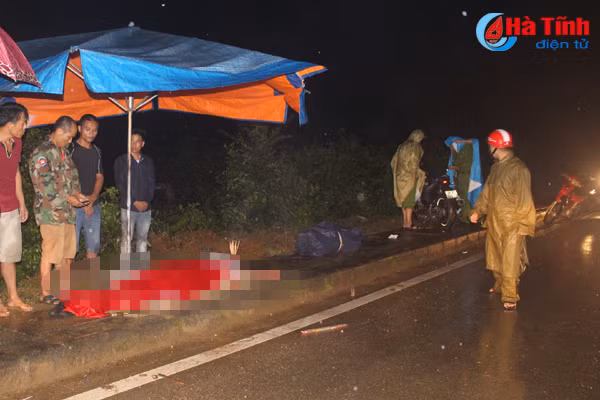 xe may bay len via he nam thanh nien tu vong tai cho