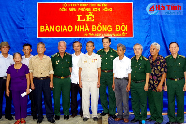 ban giao nha dong doi cho cuu linh bien phong co hoan canh kho khan