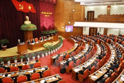 Tổng Bí thư Nguyễn Phú Trọng phát biểu khai mạc Hội nghị lần thứ sáu Ban Chấp hành Trung ương Đảng Cộng sản Việt Nam khóa XII. (Ảnh: Trí Dũng/TTXVN) bo chinh tri ra quy dinh ve luan chuyen can bo