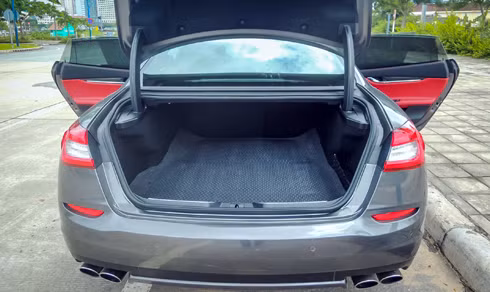 maserati quattroporte sieu xe duong pho gia 6 ty dong