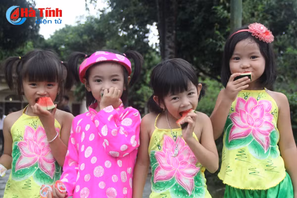 thap sang uoc mo tre em dan toc chut