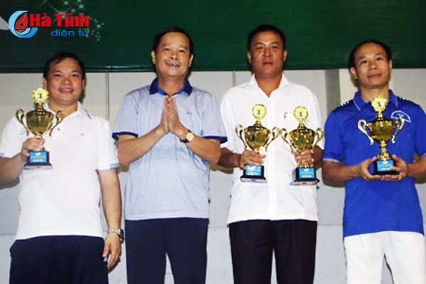 soi noi giai quan vot mung ngay doanh nhan viet nam