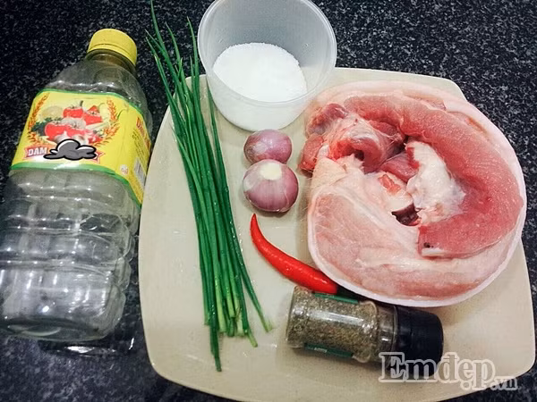 mon thit ba chi xao chua ngot nhe nhang cho bua com ngay mua