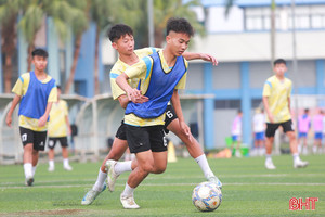 U15 Hồng Lĩnh Hà Tĩnh rèn quân, sẵn sàng tranh tài vòng loại quốc gia