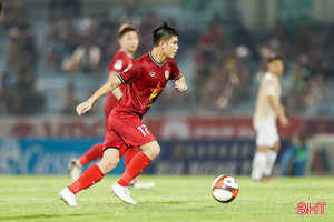 Cựu tiền vệ U23 Việt Nam nỗ lực tìm lại mình trong màu áo Hồng Lĩnh Hà Tĩnh