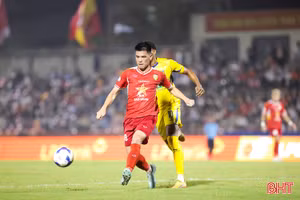 Hậu vệ “made in Hà Tĩnh” và giấc mơ tỏa sáng ở đội bóng núi Hồng